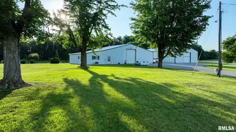 Exterior - 23490 E Maple Rd, Bluford, IL 62814 photo 1 of 18