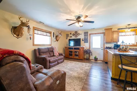 Living - 23490 E Maple Rd, Bluford, IL 62814 photo 1 of 3