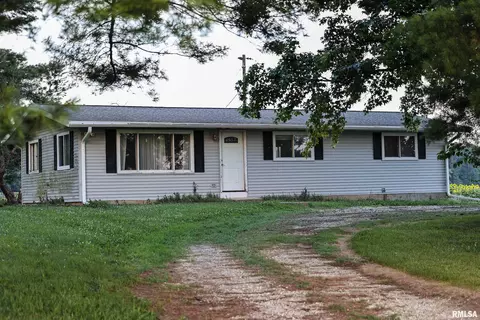 29498 420th St, Griggsville, IL 62340