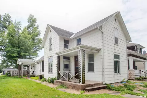 2034 State St, Quincy, IL 62301