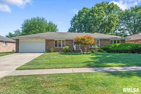 2912 Mill Point Ct, Springfield, IL 62704