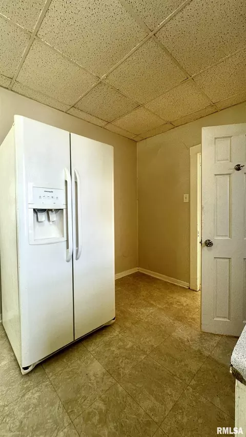629 Cherry St, Quincy, IL 62301 photo 7