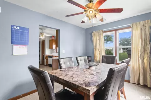 2013 E Adams St, Springfield, IL 62703 photo 9