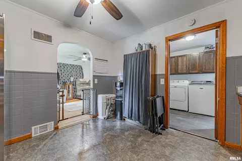 902 S Spring St, Mount Pulaski, IL 62548 photo 10