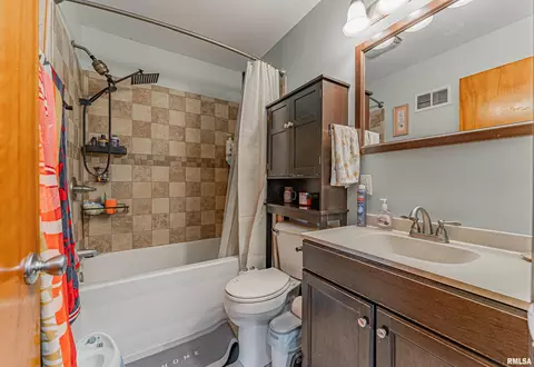 902 S Spring St, Mount Pulaski, IL 62548 photo 18