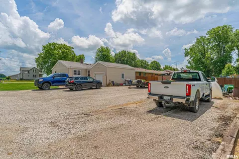 902 S Spring St, Mount Pulaski, IL 62548 photo 23