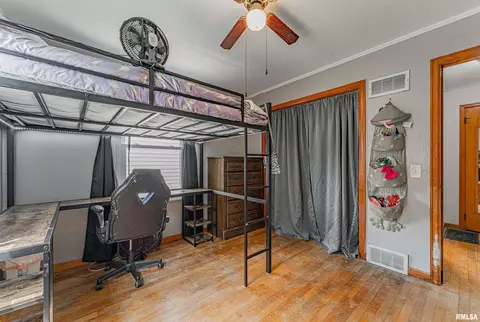 902 S Spring St, Mount Pulaski, IL 62548 photo 17