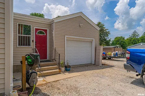 902 S Spring St, Mount Pulaski, IL 62548 photo 21