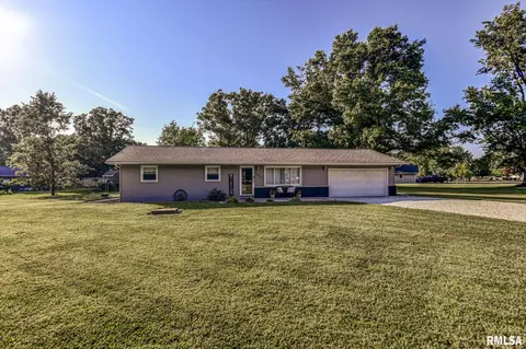 1208 Brantley Rd, Taylorville, IL 62568