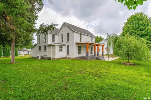 110 North St, Emden, IL 62635 photo 3