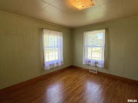 312 N Yates St, Alpha, IL 61413 photo 24
