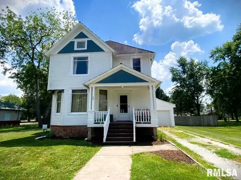 14 W Market St, Piper City, IL 60959