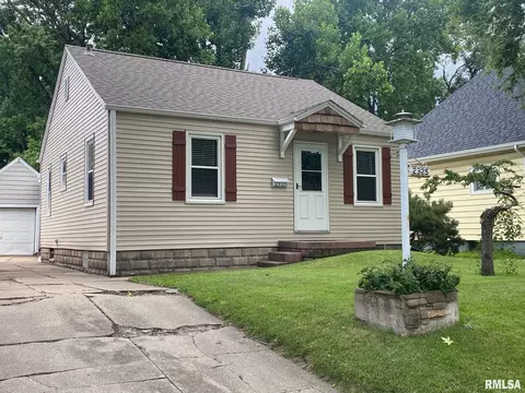 2325 S 8th St, Springfield, IL 62703