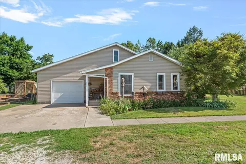 213 W Franklin St, Ashland, IL 62612
