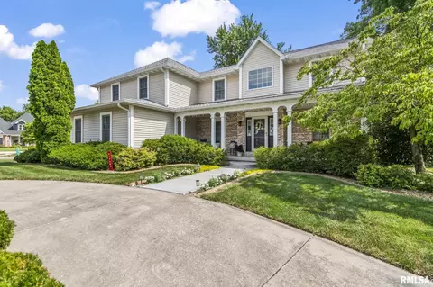 816 E Spruce St, Chatham, IL 62629 photo 3