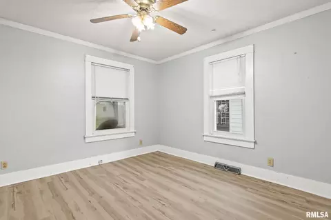 Bedroom - 2105 Pasfield St, Springfield, IL 62704 photo 1 of 6