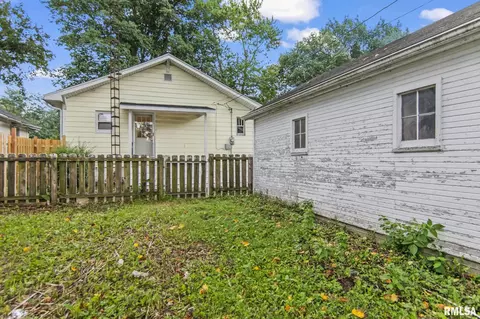 Exterior - 2105 Pasfield St, Springfield, IL 62704 photo 5 of 5