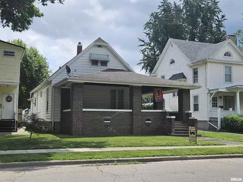 416 N Kickapoo St, Lincoln, IL 62656 photo 2