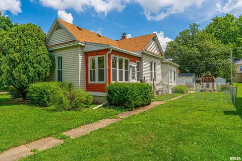 421 N Lafayette St, Mount Pulaski, IL 62548