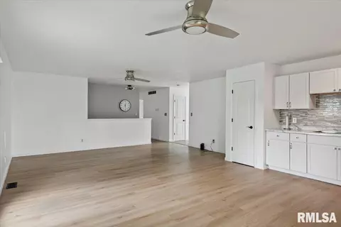 2436 Normal Dr, Springfield, IL 62707 photo 8