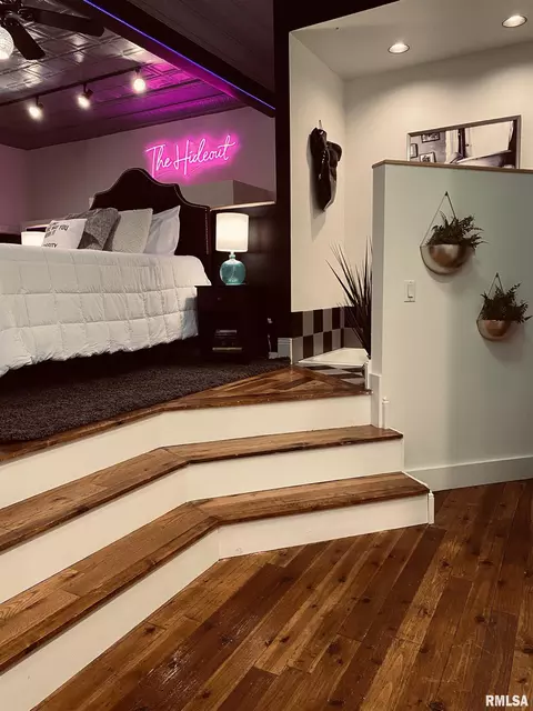 Bedroom - 815 W Washington St, Springfield, IL 62704 photo 11 of 16