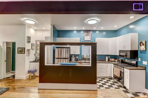 Kitchen - 815 W Washington St, Springfield, IL 62704 photo 5 of 5