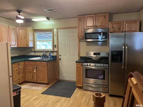 Kitchen - 3321 Buckner St, Springfield, IL 62703 photo 1 of 1