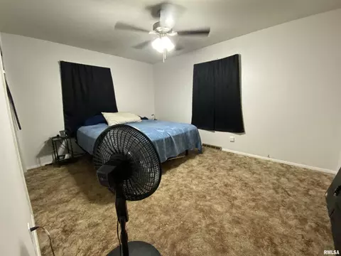 Bedroom - 2476 Arrowhead Dr, Springfield, IL 62702 photo 1 of 9