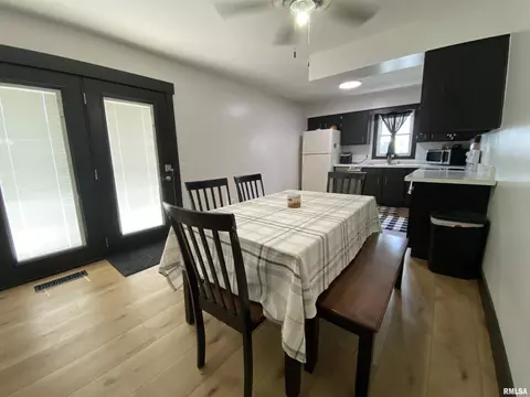 Dining - 2476 Arrowhead Dr, Springfield, IL 62702 photo 2 of 2