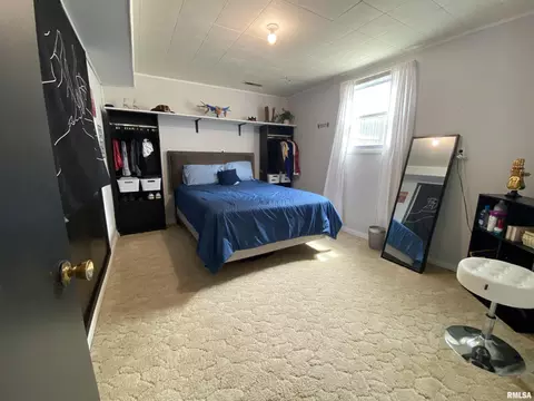 Bedroom - 2476 Arrowhead Dr, Springfield, IL 62702 photo 6 of 9