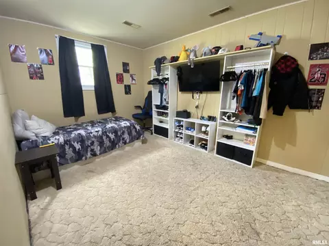 Bedroom - 2476 Arrowhead Dr, Springfield, IL 62702 photo 9 of 9