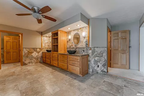 429 S Kickapoo St, Lincoln, IL 62656 photo 29
