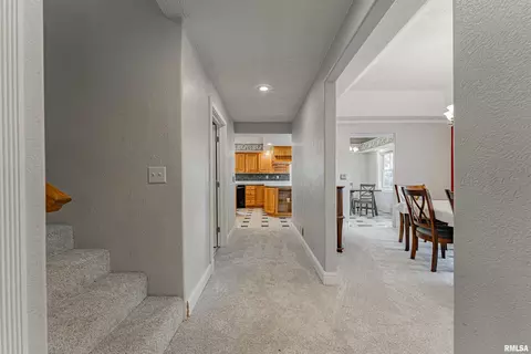 429 S Kickapoo St, Lincoln, IL 62656 photo 11