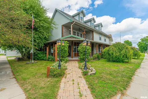 429 S Kickapoo St, Lincoln, IL 62656 photo 2