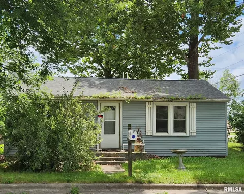 1313 3rd St, Lincoln, IL 62656
