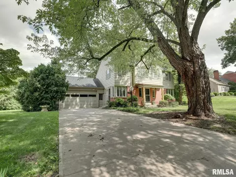 75 Woodlawn Rd, Quincy, IL 62301