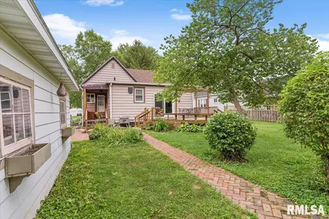 Exterior - 1031 N Osburn Ave, Springfield, IL 62702 photo 4 of 8