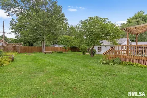 Exterior - 1031 N Osburn Ave, Springfield, IL 62702 photo 3 of 8