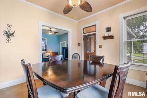 Dining - 1031 N Osburn Ave, Springfield, IL 62702 photo 3 of 3