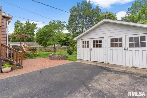 Exterior - 1031 N Osburn Ave, Springfield, IL 62702 photo 8 of 8