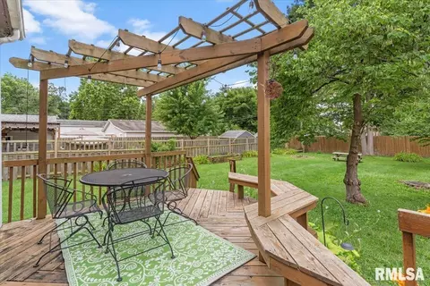 Exterior - 1031 N Osburn Ave, Springfield, IL 62702 photo 1 of 8