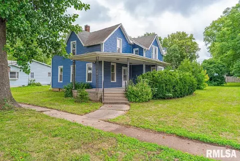 103 N Mason St, New Holland, IL 62671