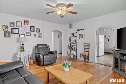 Entry Way - 3348 S 2nd St, Springfield, IL 62703 photo 1 of 5