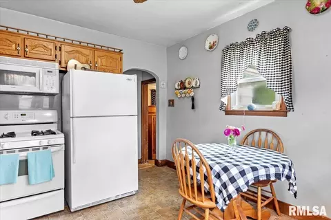 Kitchen - 3348 S 2nd St, Springfield, IL 62703 photo 2 of 3