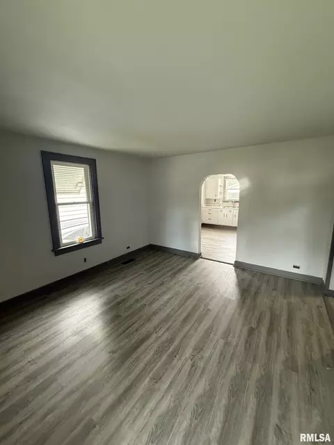 Living - 1637 Melrose St, Springfield, IL 62703 photo 1 of 1