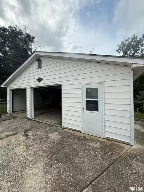 Other - 1637 Melrose St, Springfield, IL 62703 photo 9 of 10