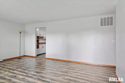 Living - 2307 Eastview Dr, Springfield, IL 62702 photo 1 of 3