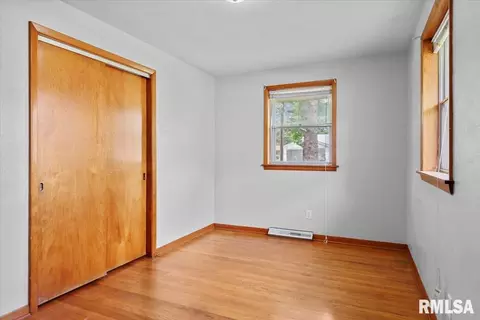 Bedroom - 2307 Eastview Dr, Springfield, IL 62702 photo 4 of 7