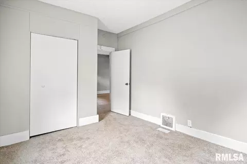 Bedroom - 2166 S 13th St, Springfield, IL 62703 photo 3 of 4