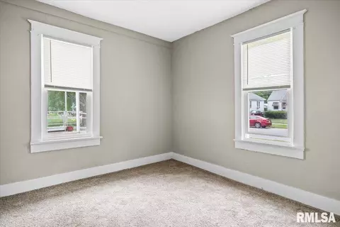 Bedroom - 2166 S 13th St, Springfield, IL 62703 photo 2 of 4